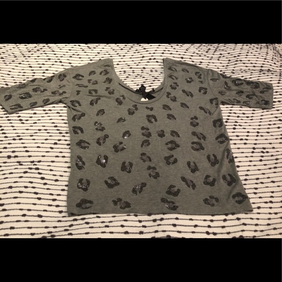 Scoop neck top🍒 - Picture 1 of 4